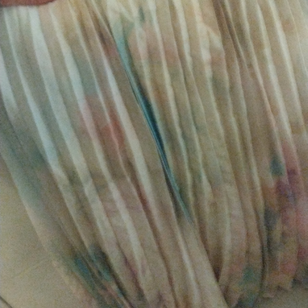 Super chill mellow as f#@k skirt with a lightly pink floral vibe,